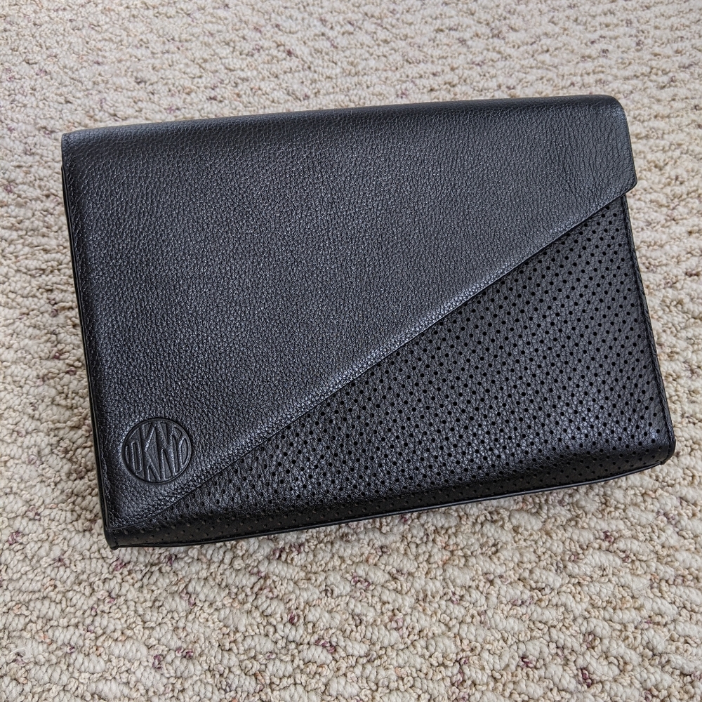 🖤 DKNY Envelope Clutch Bag